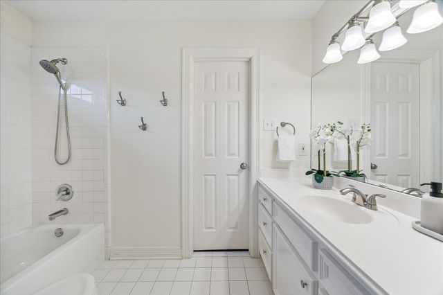 1114 Colonial Street, Bellaire, TX 77401