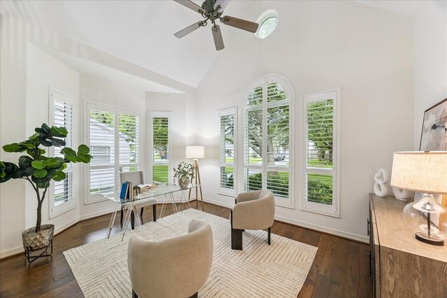 1114 Colonial Street, Bellaire, TX 77401