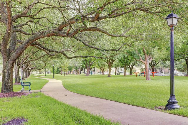 1114 Colonial Street, Bellaire, TX 77401