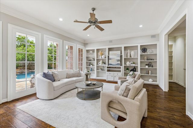 1114 Colonial Street, Bellaire, TX 77401