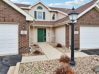 275 Kearney Way, Waunakee, WI 53597