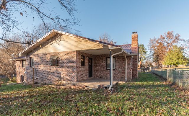327 N Cedarbrook Drive, Monett, MO 65708