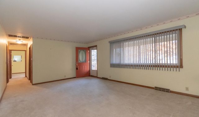 327 N Cedarbrook Drive, Monett, MO 65708