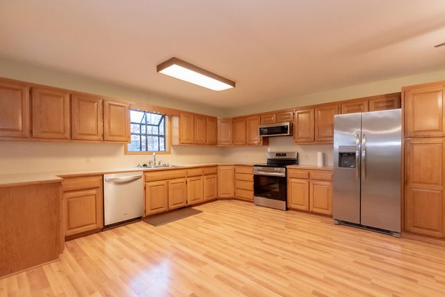 327 N Cedarbrook Drive, Monett, MO 65708