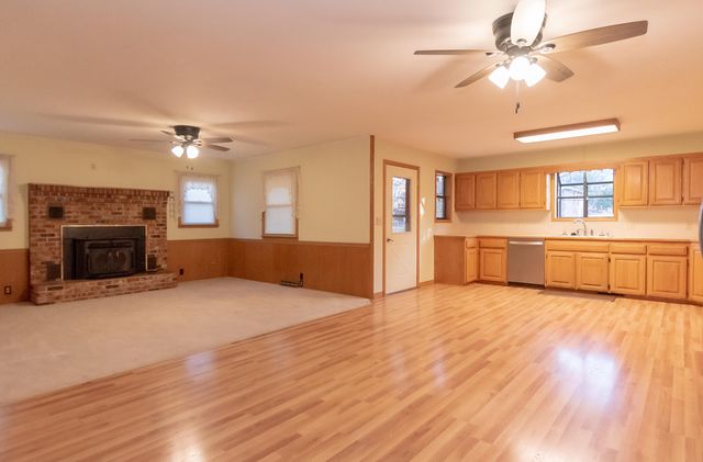 327 N Cedarbrook Drive, Monett, MO 65708