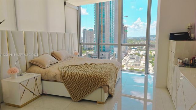 1100 Biscayne Blvd 2106, Miami, FL 33132