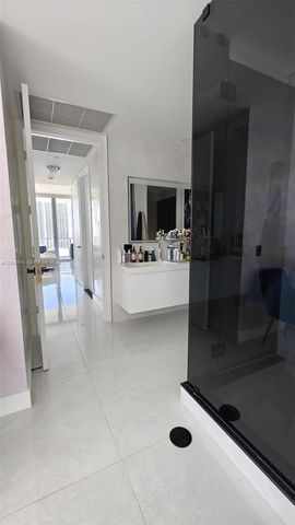 1100 Biscayne Blvd 2106, Miami, FL 33132