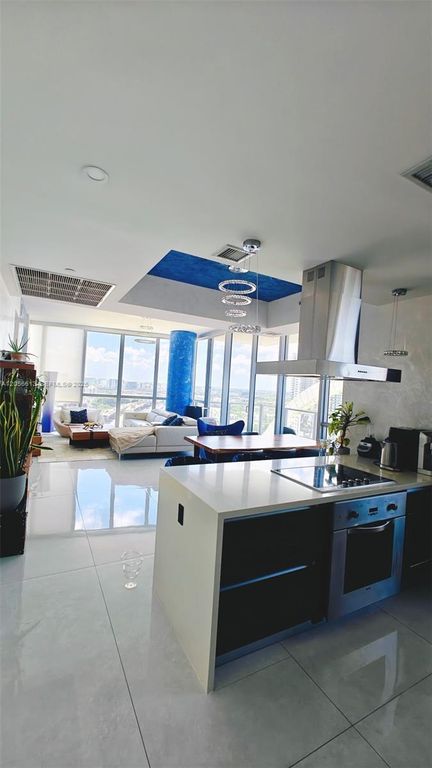 1100 Biscayne Blvd 2106, Miami, FL 33132