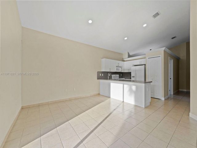 704 SE 14th Pl, Homestead, FL 33033