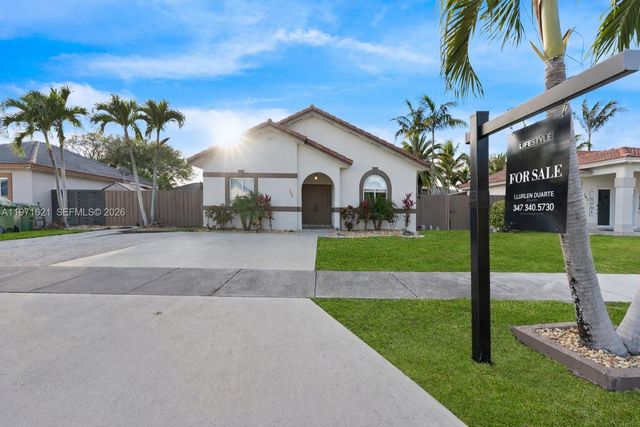 704 SE 14th Pl, Homestead, FL 33033