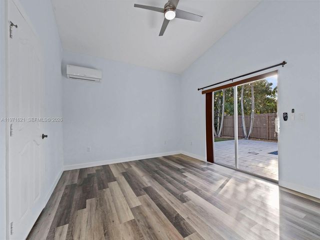 704 SE 14th Pl, Homestead, FL 33033