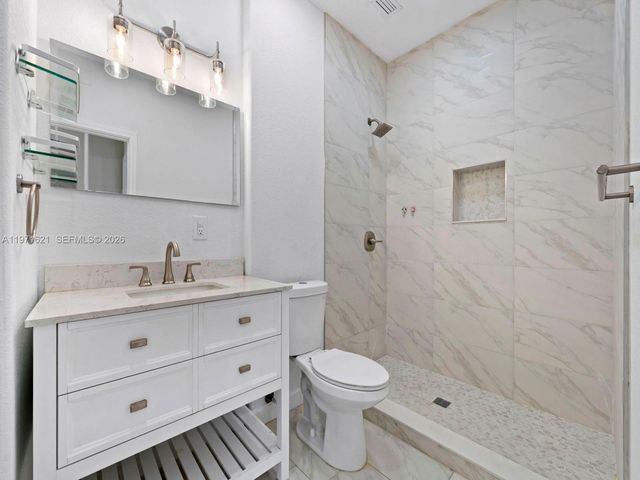 704 SE 14th Pl, Homestead, FL 33033