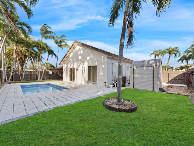 704 SE 14th Pl, Homestead, FL 33033