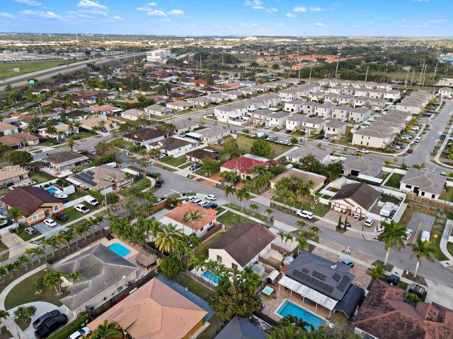 704 SE 14th Pl, Homestead, FL 33033