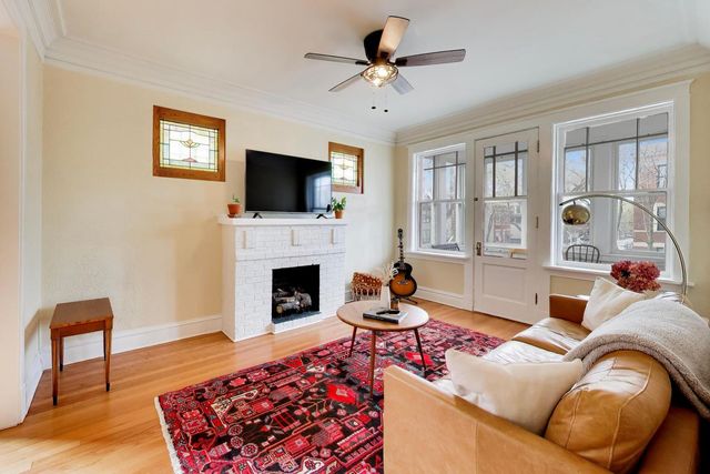 1657 W Winona Street, Chicago, IL 60640