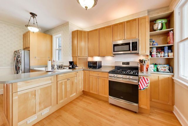 1657 W Winona Street, Chicago, IL 60640