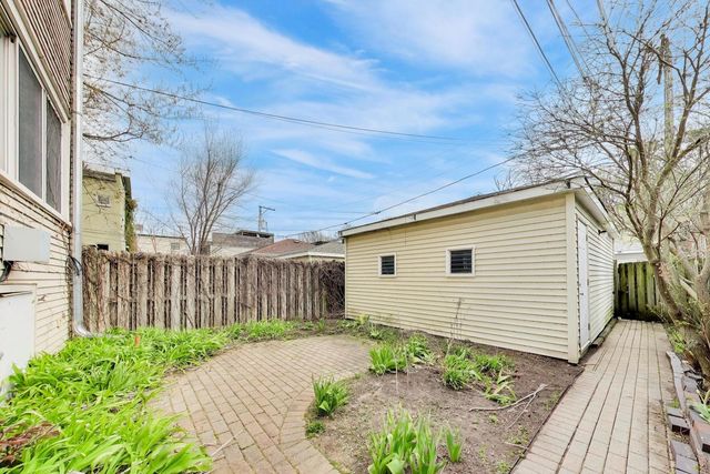 1657 W Winona Street, Chicago, IL 60640