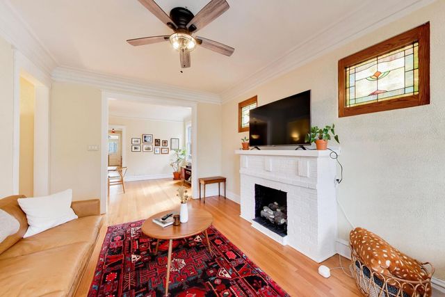 1657 W Winona Street, Chicago, IL 60640