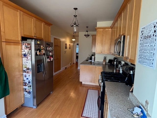 1657 W Winona Street, Chicago, IL 60640