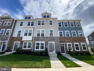 10560 ROUNDSTONE LN, White Plains, MD 20695