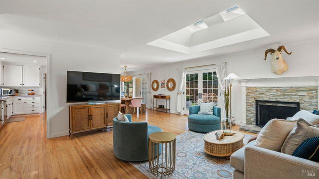 1427 Dawes St, Novato, CA 94947