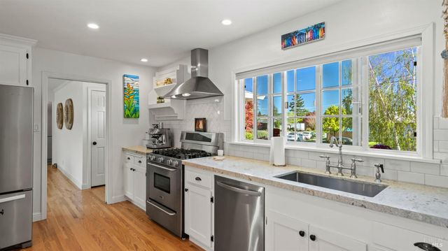 1427 Dawes St, Novato, CA 94947