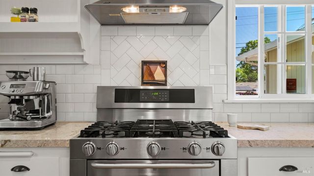 1427 Dawes St, Novato, CA 94947