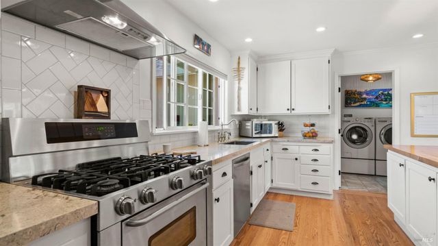 1427 Dawes St, Novato, CA 94947