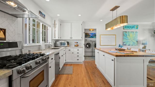 1427 Dawes St, Novato, CA 94947