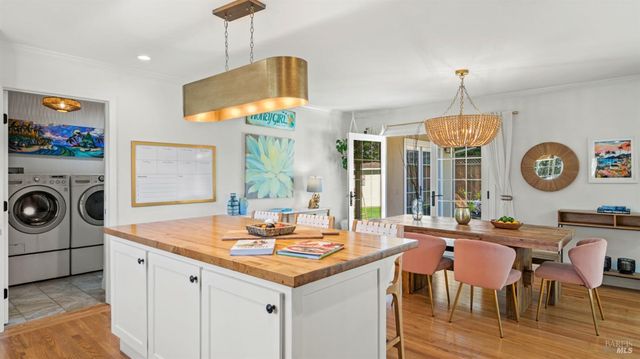 1427 Dawes St, Novato, CA 94947