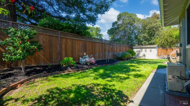 1427 Dawes St, Novato, CA 94947