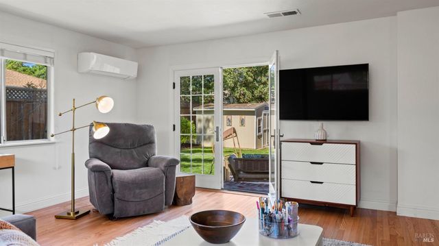 1427 Dawes St, Novato, CA 94947