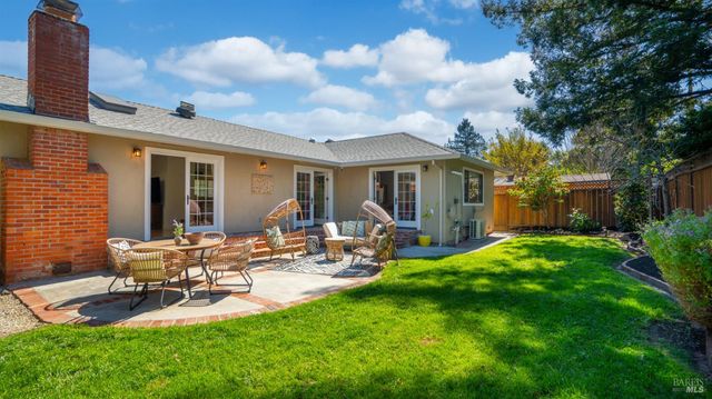 1427 Dawes St, Novato, CA 94947