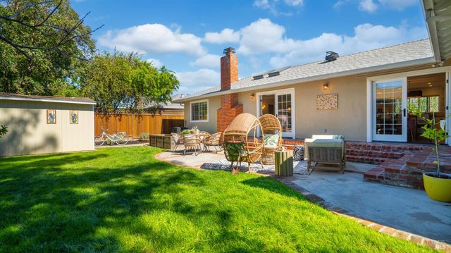 1427 Dawes St, Novato, CA 94947