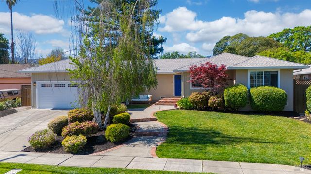 1427 Dawes St, Novato, CA 94947