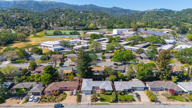 1427 Dawes St, Novato, CA 94947