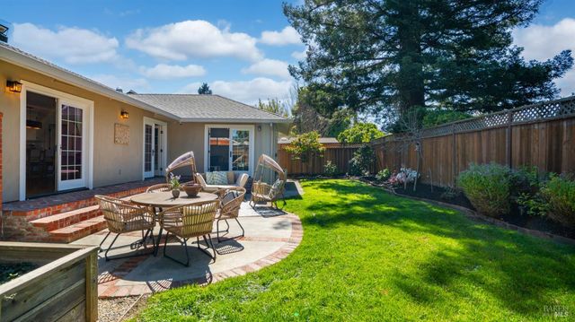 1427 Dawes St, Novato, CA 94947