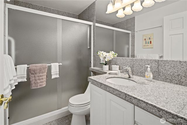 733 S Lake St #312, Kirkland, WA 98033