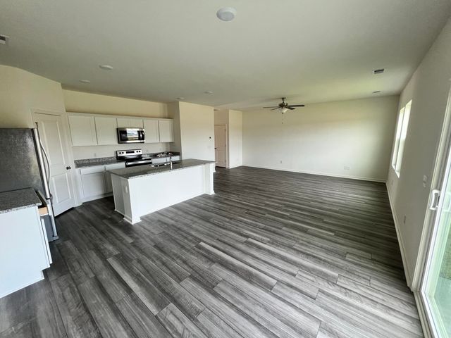 1018 Carriage Wood Circle, Ridgeville, SC 29472