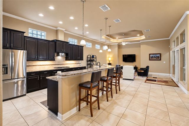 8050 Calgary Dr, Corpus Christi, TX 78414