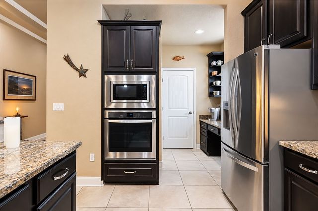 8050 Calgary Dr, Corpus Christi, TX 78414