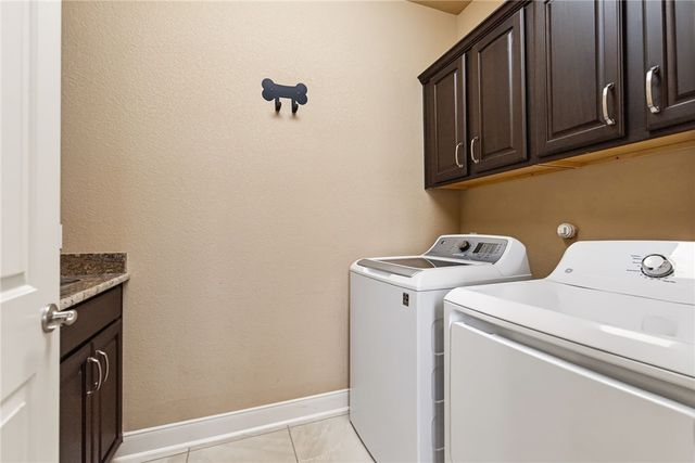 8050 Calgary Dr, Corpus Christi, TX 78414