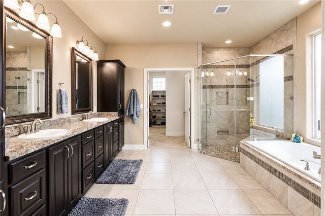 8050 Calgary Dr, Corpus Christi, TX 78414