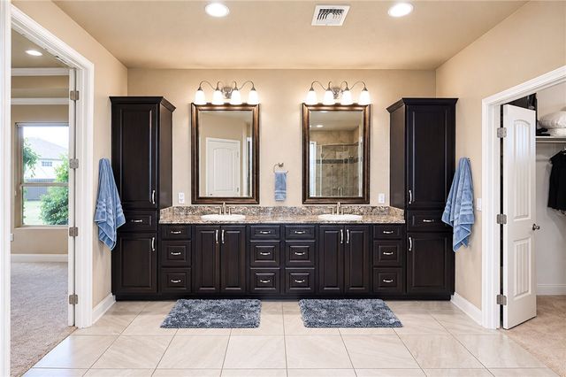8050 Calgary Dr, Corpus Christi, TX 78414