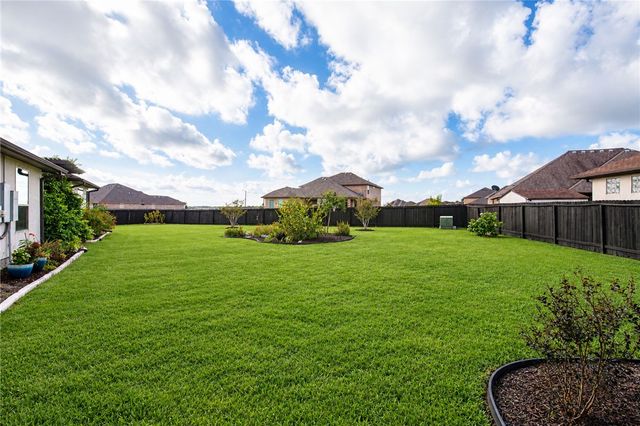 8050 Calgary Dr, Corpus Christi, TX 78414