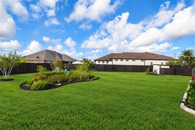 8050 Calgary Dr, Corpus Christi, TX 78414
