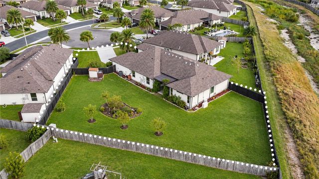 8050 Calgary Dr, Corpus Christi, TX 78414