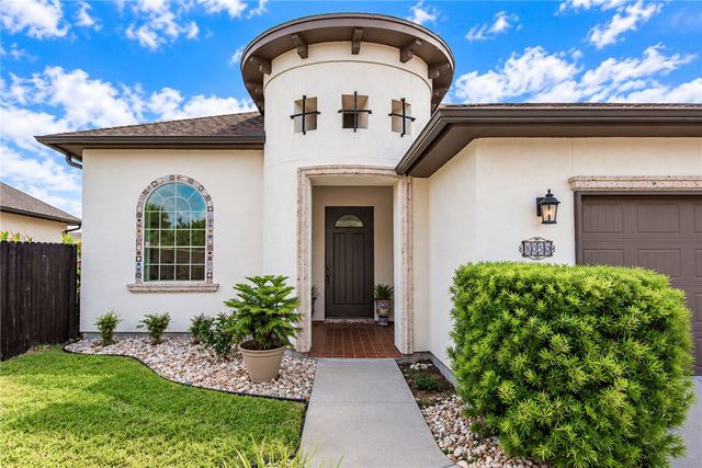8050 Calgary Dr, Corpus Christi, TX 78414