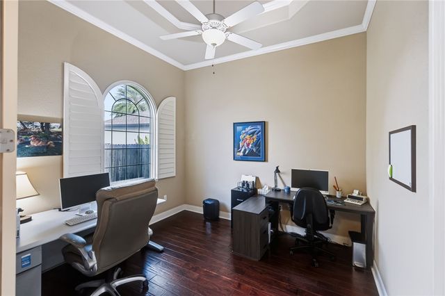 8050 Calgary Dr, Corpus Christi, TX 78414