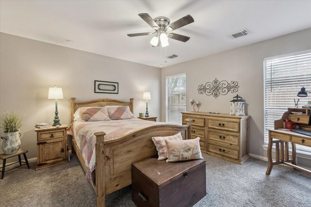 607 Shadowlake Circle, Sealy, TX 77474